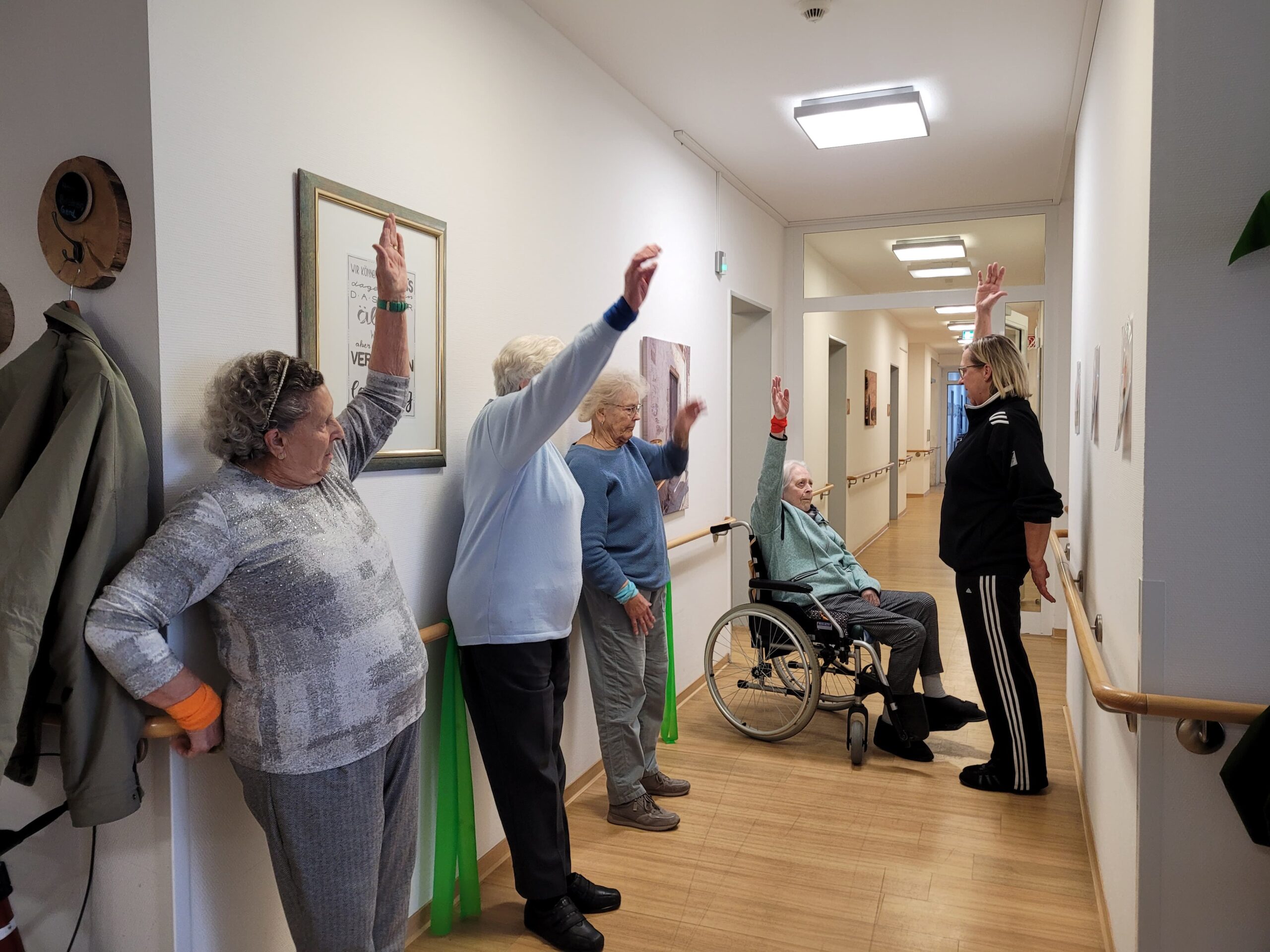 Dehnübungen an der Stange