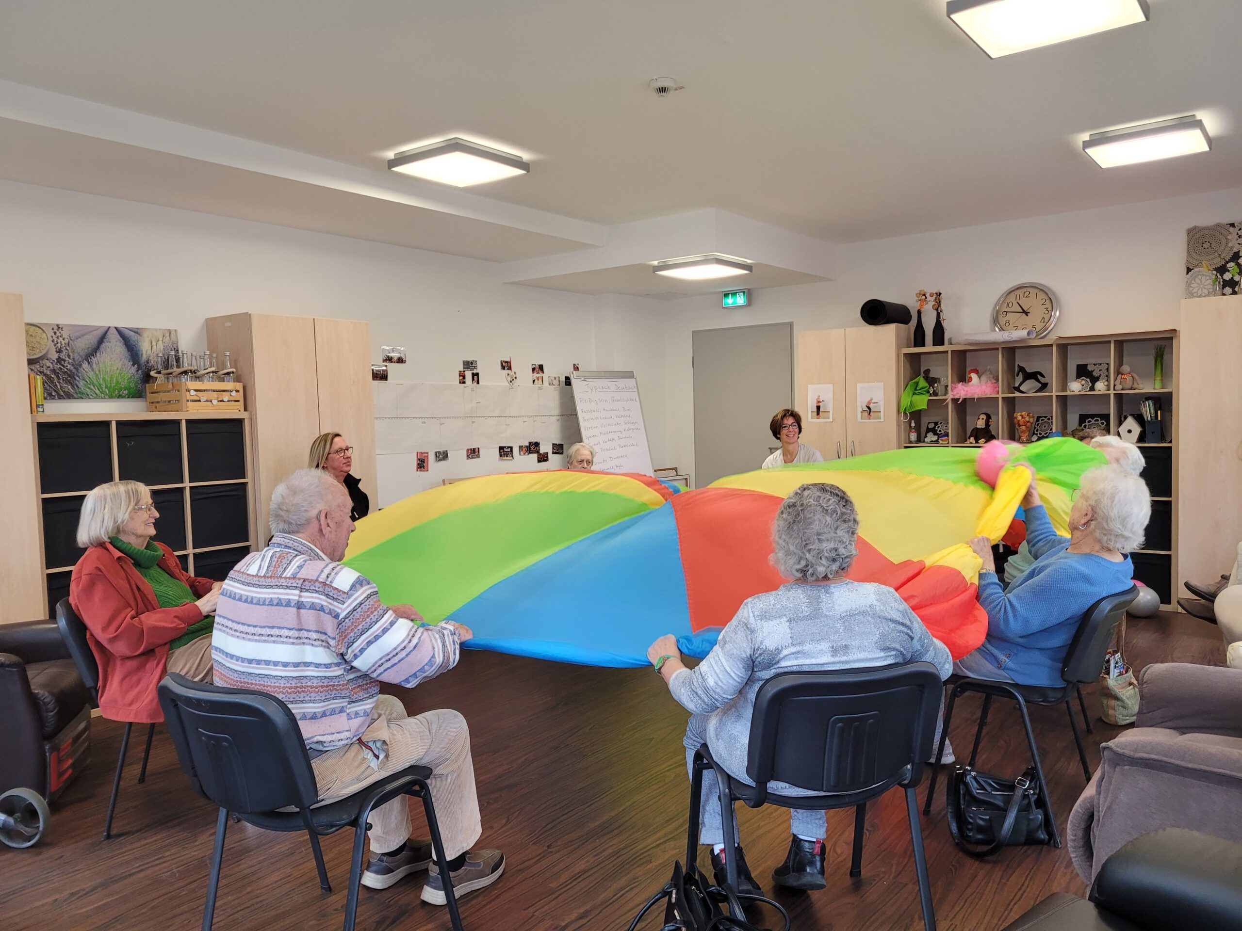 Schwungtuch: Koordination, Freude und Reaktion